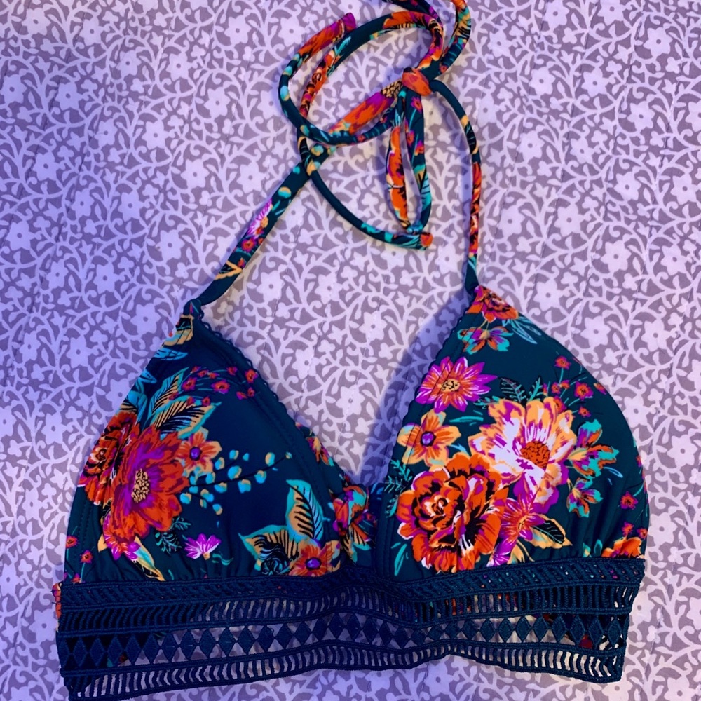 Bikini top with lace bottom